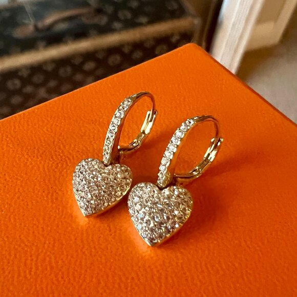 RepliKate of Kate Middleton's Heart Earrings - Picture 4 of 5